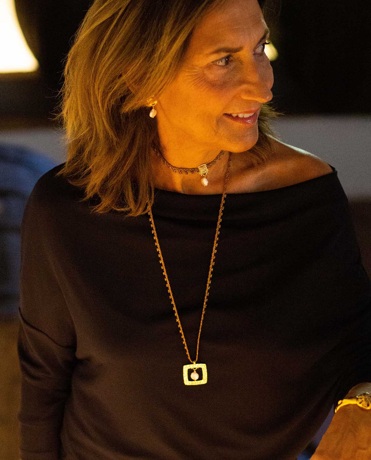 Collar Moon