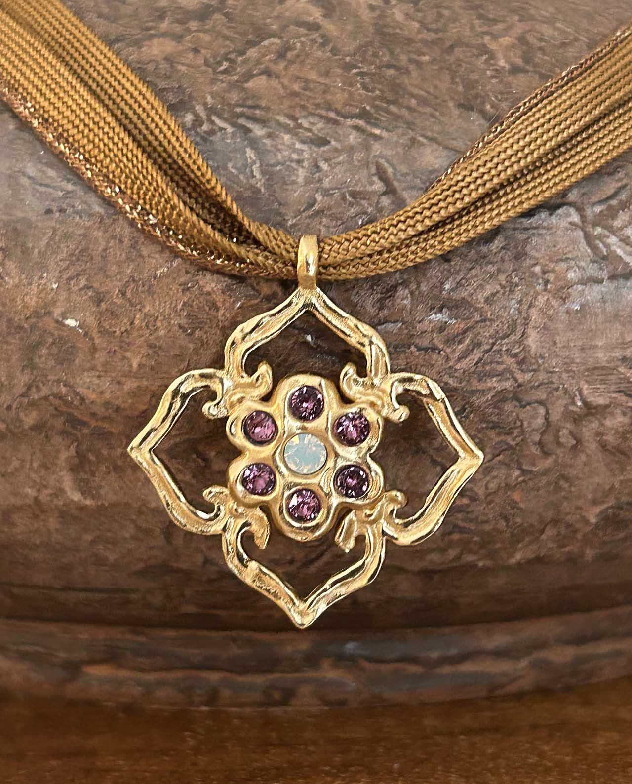 Gargantilla Nómada Pink Golden