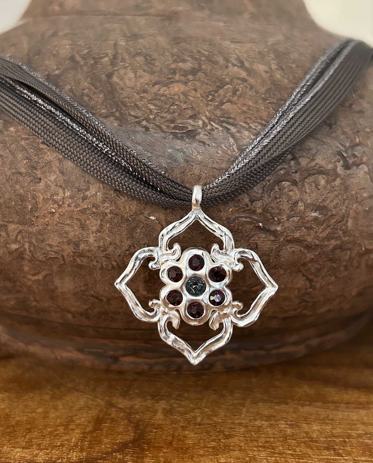 Gargantilla Nómada Burdeos Silver