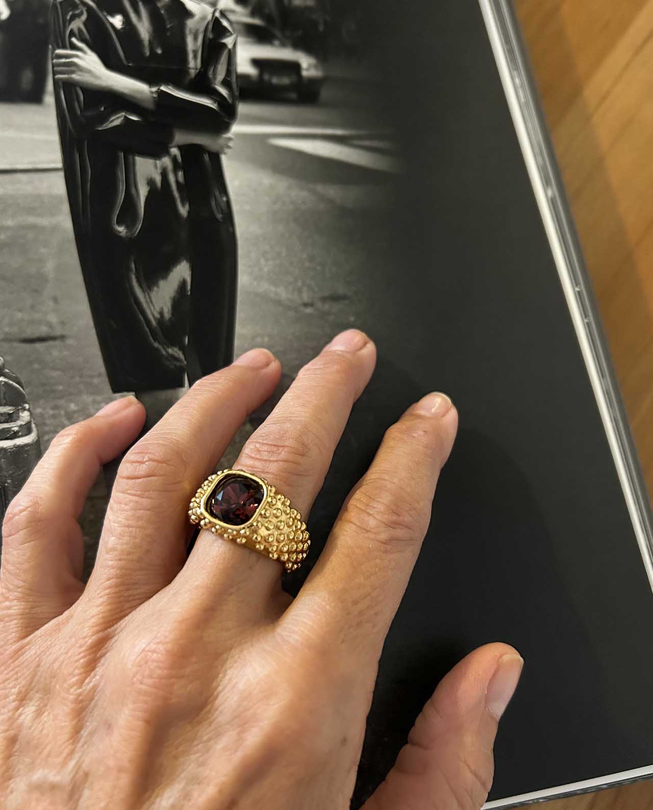 Anillo Cápsula Burdeos