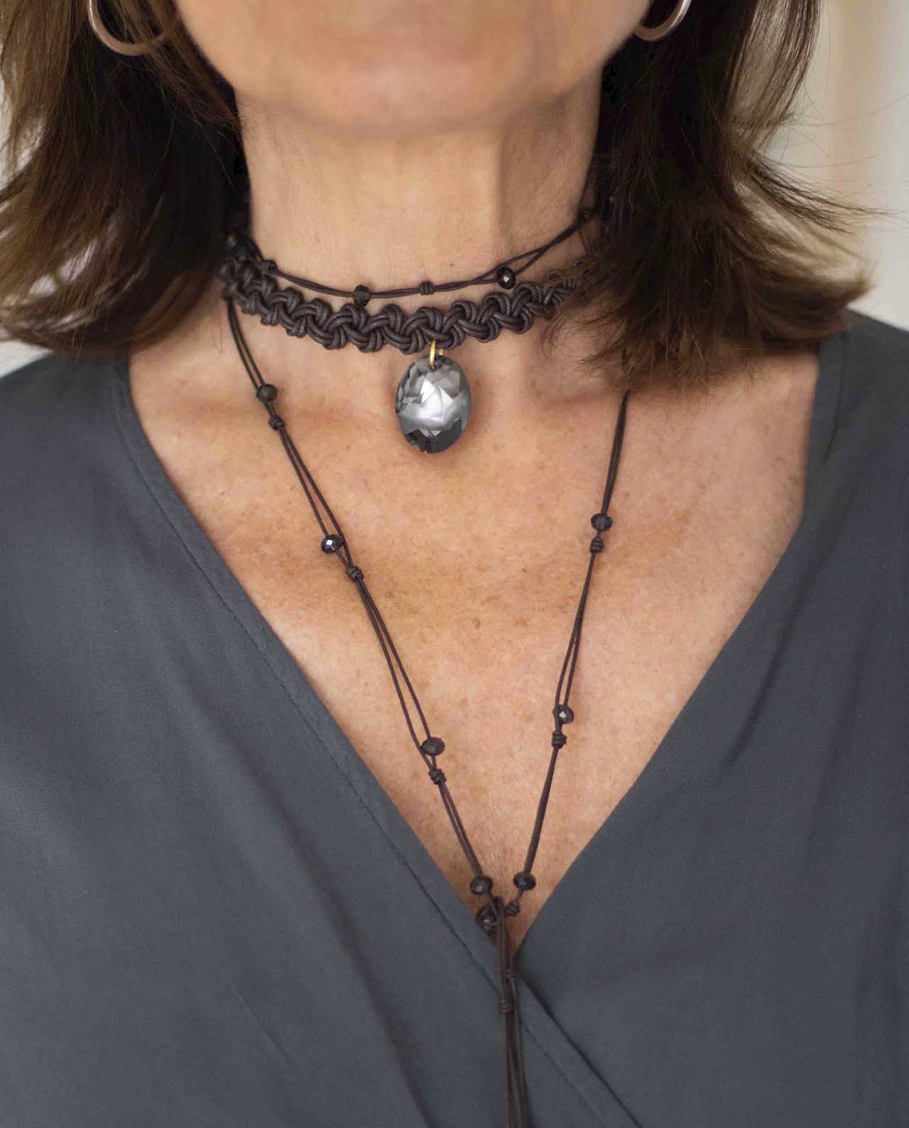 Anthracite Maxi Leaf Choker