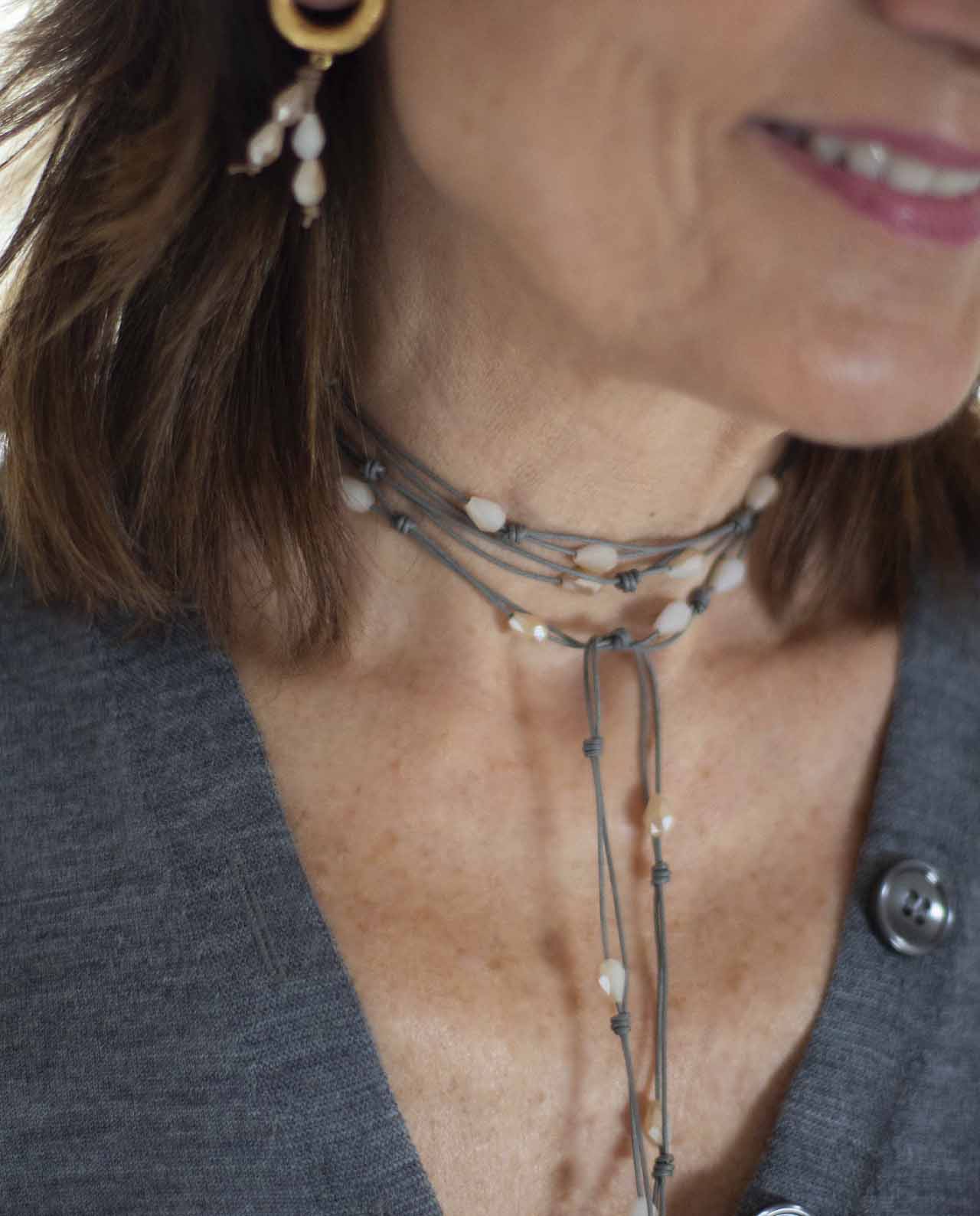 Collar Paquare Gris Lágrima